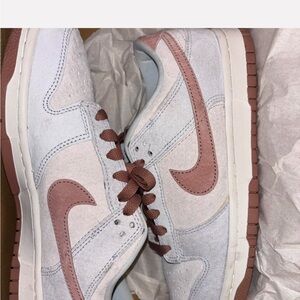 Nike Women’s Low-Top Sneakers in Light Gray and Dusty Rose